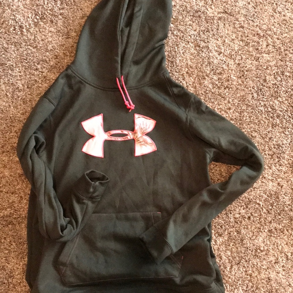 Under Armour Sweatshirt